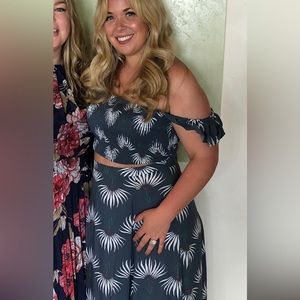 Lulus crop top and maxi skirt set. Size XL